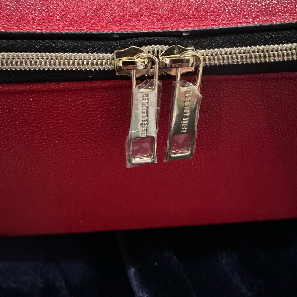 Make-Up And Toiletry Case - image 3